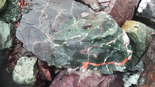 Гигантские зелёные валуны для ландшафтного дизайна весом более 5 тонн купить в Воронеже