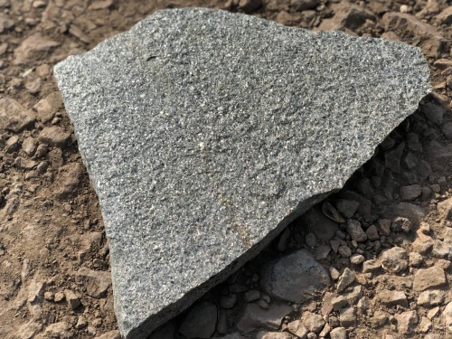 Плитняк златолит Уральский для цоколя, отмостки купить в Воронеже