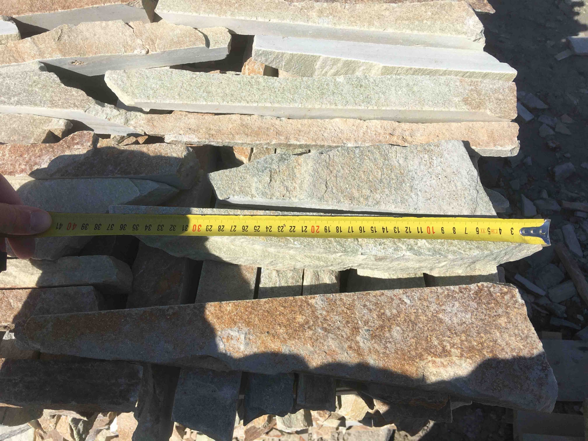 Горбушка златолит золотистый для облицовки купить в Воронеже