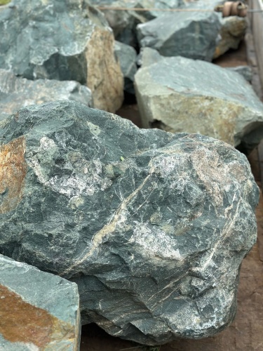 Камни для ландшафтного дизайна зелёные 10-60 килограмм купить в Воронеже