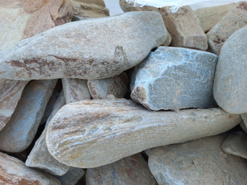 Златолит жёлтый, жёлто-зелёный глыбки и валуны для ланшафтного дизайна купить в Воронеже