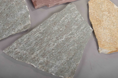 Плитняк златолит Уральский для цоколя, отмостки купить в Воронеже