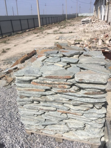 Златолит серебристый галтованный для цоколя купить в Воронеже