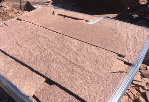 Плитняк лемезит бордовый для ступеней 20-25 мм купить в Воронеже